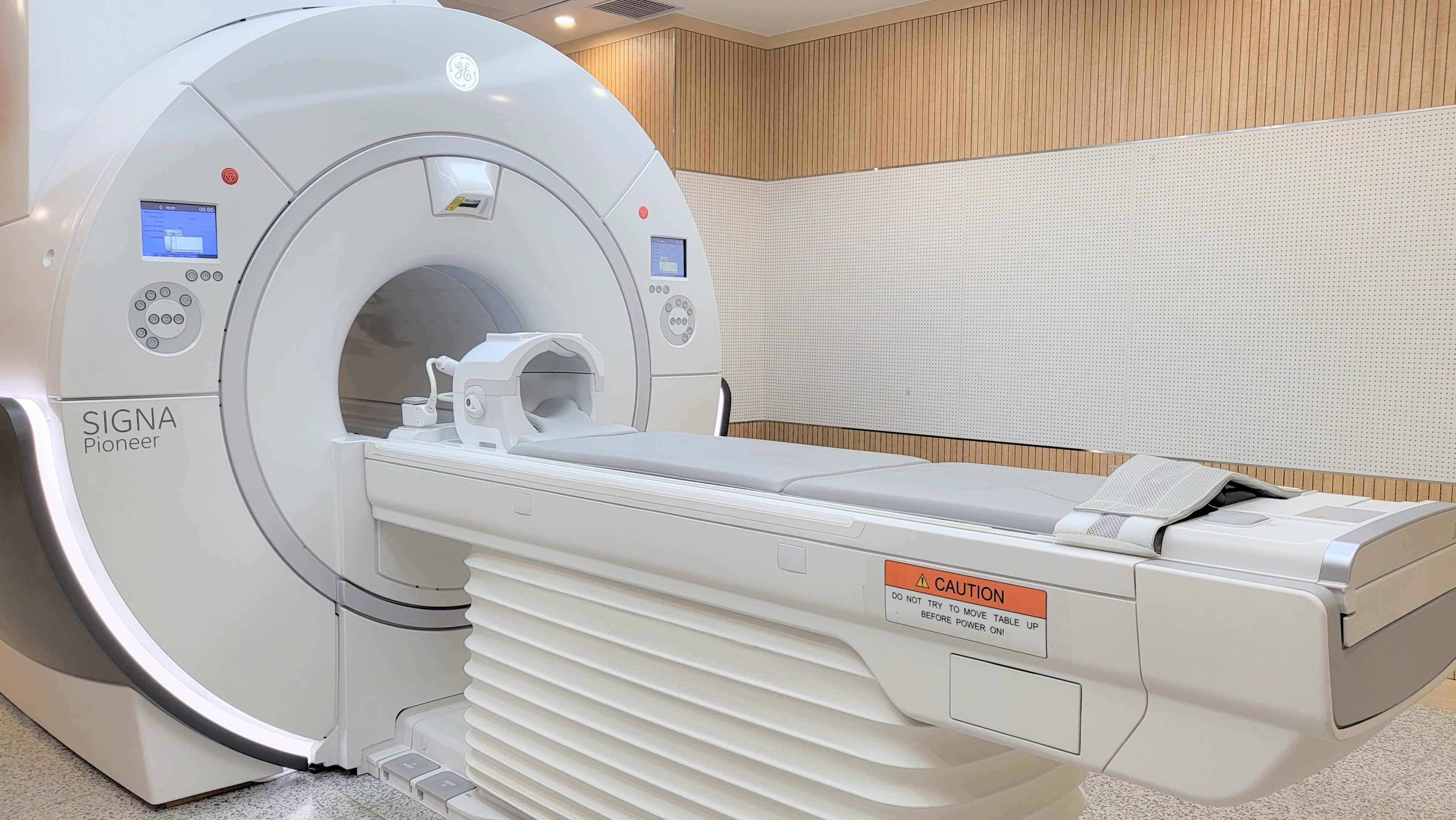 4. 3층 MRI 장비.jpg